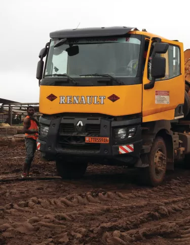 Logging Renault Trucks in Cameroon